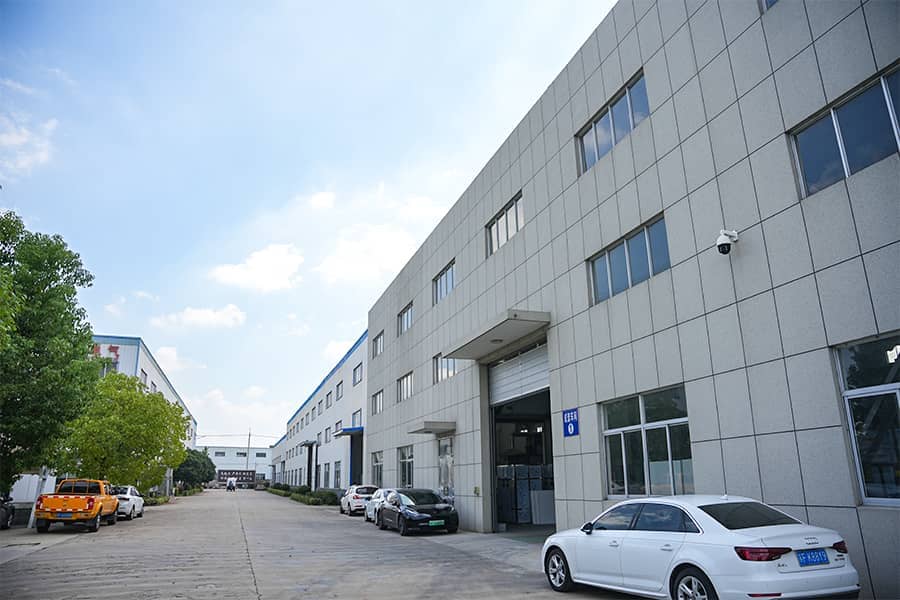 โรงงาน
